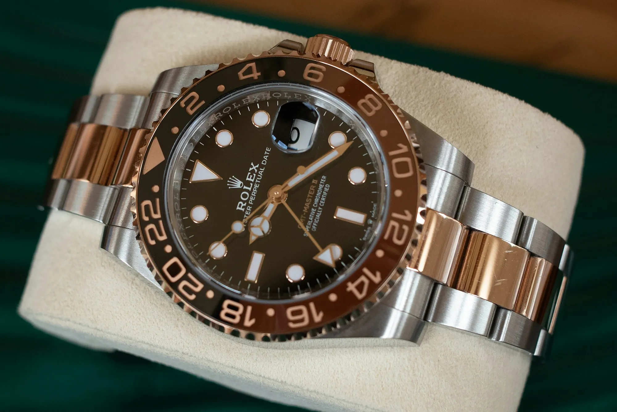 Super Clone Rolex GMT Root Beer Close in