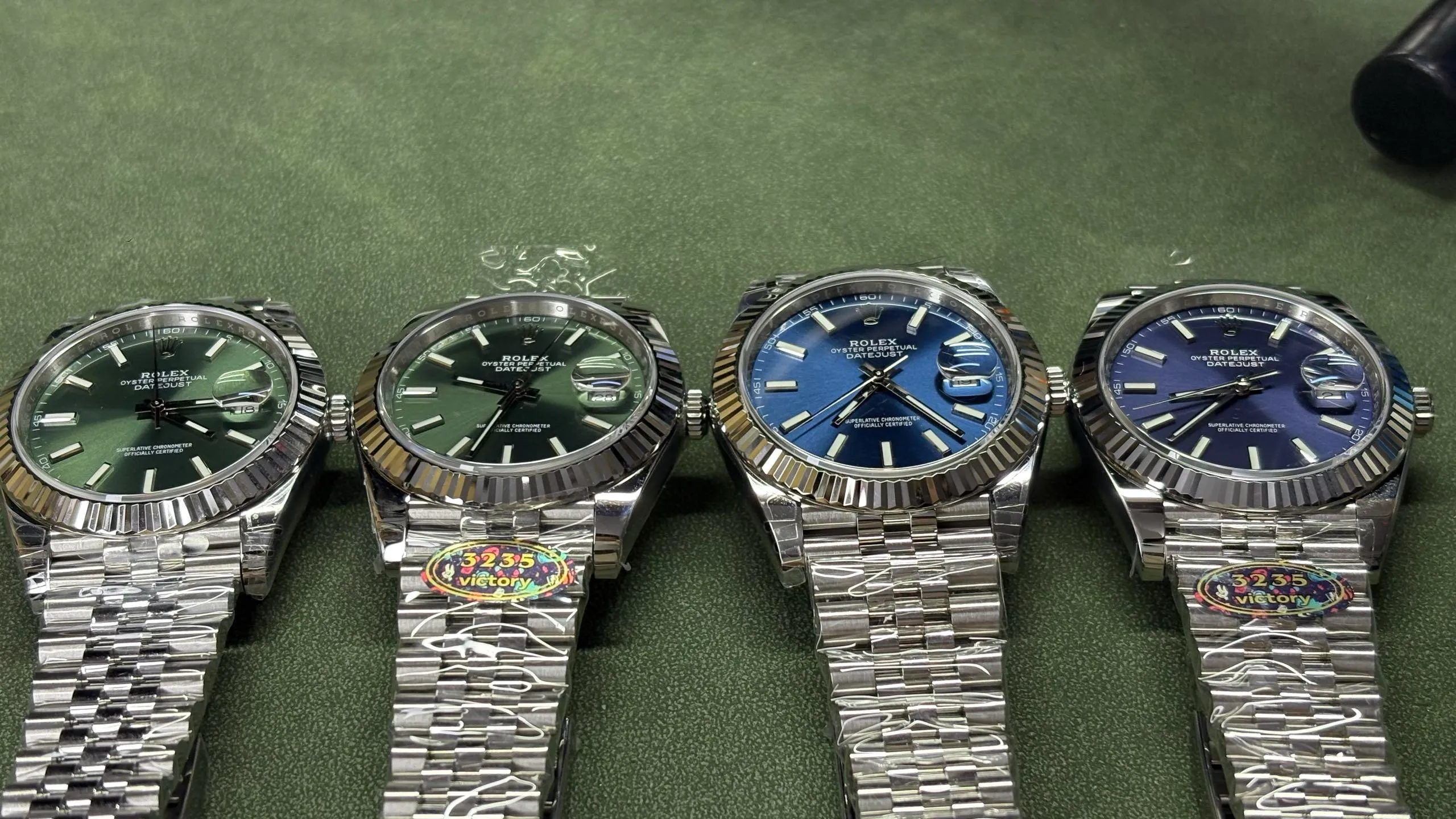 VF vs VSF mint green & blue. You guys be the judge. 